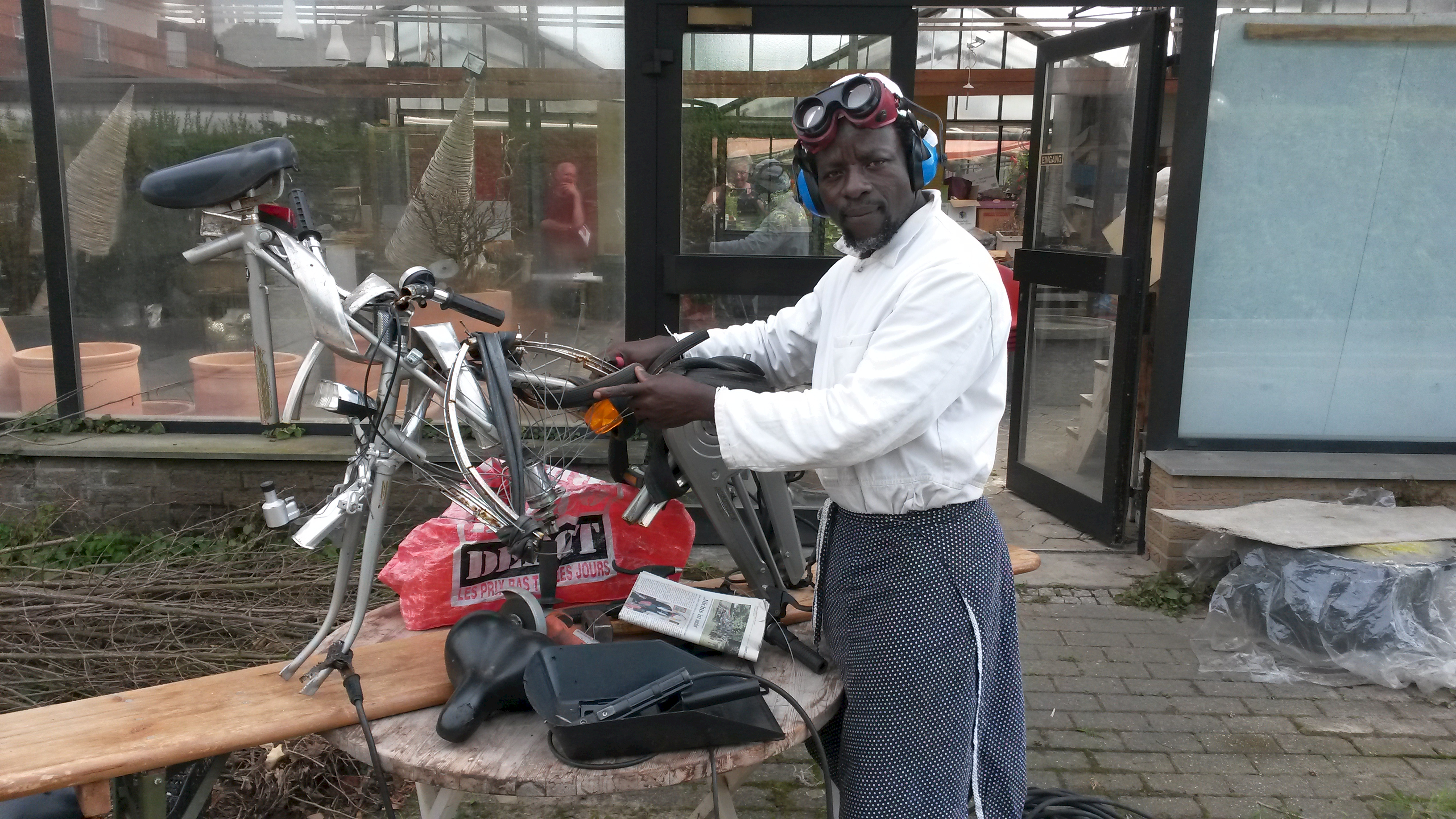 Dilomprizulike 的圍裙